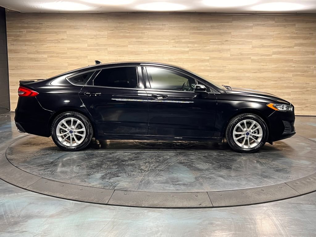 Used 2020 Ford Fusion SE image 27