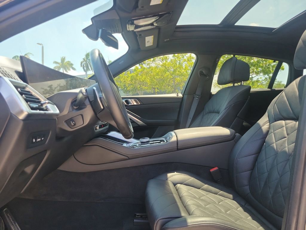 Used 2024 BMW X6 M60i AWD/4WD image 25
