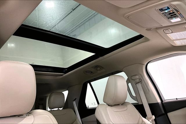 Used 2020 Ford Explorer Platinum AWD/4WD image 35