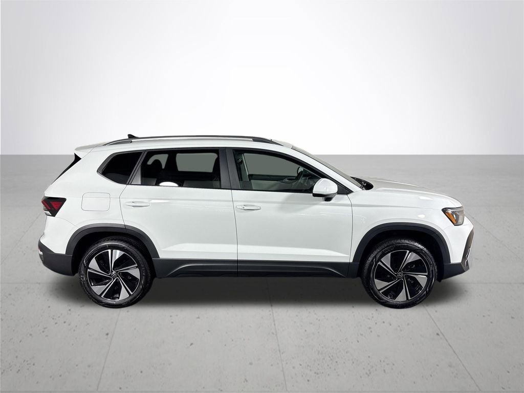 New 2025 Volkswagen Taos SE image 5