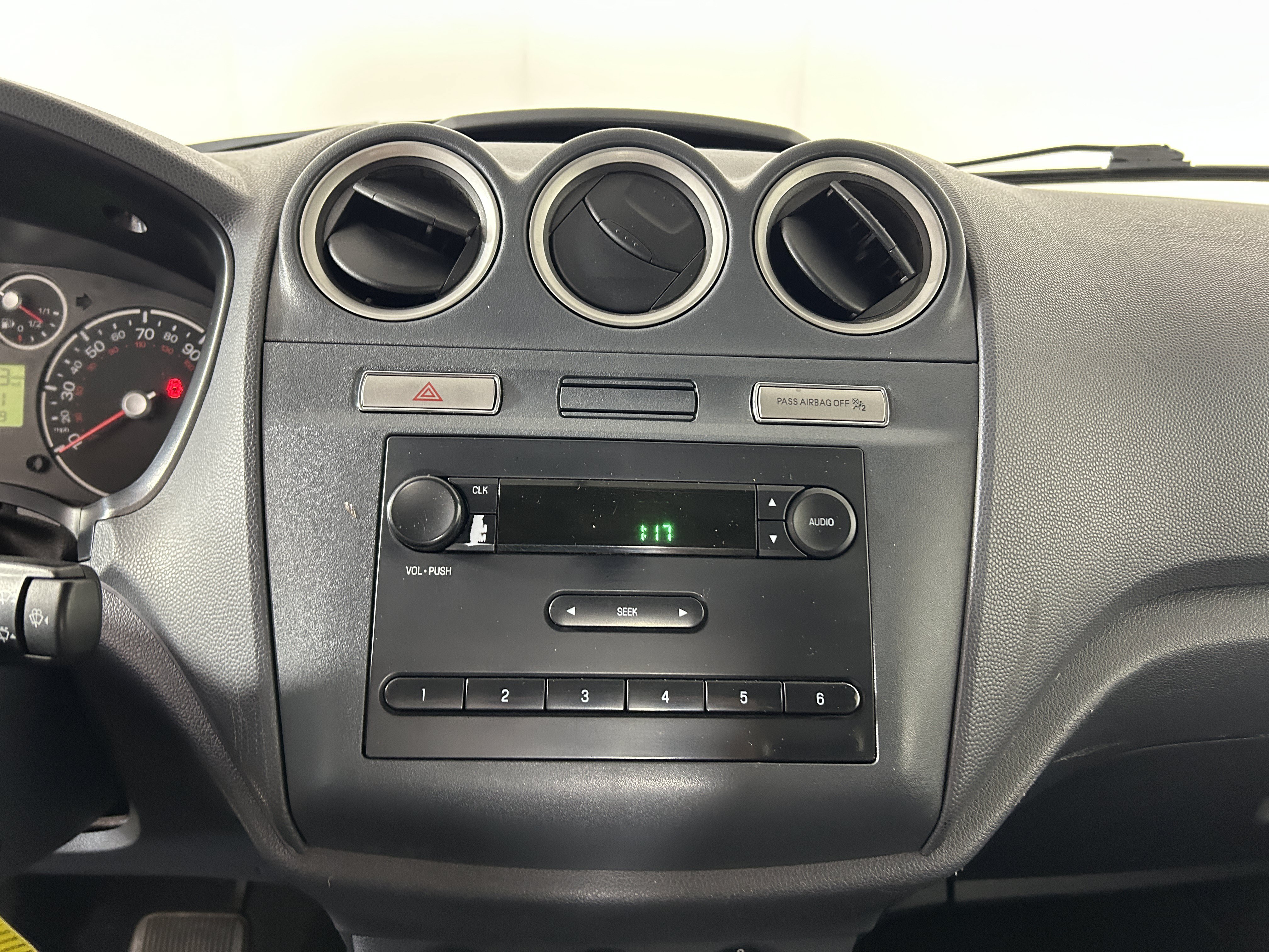 Used 2013 Ford Transit Connect XL FWD image 22