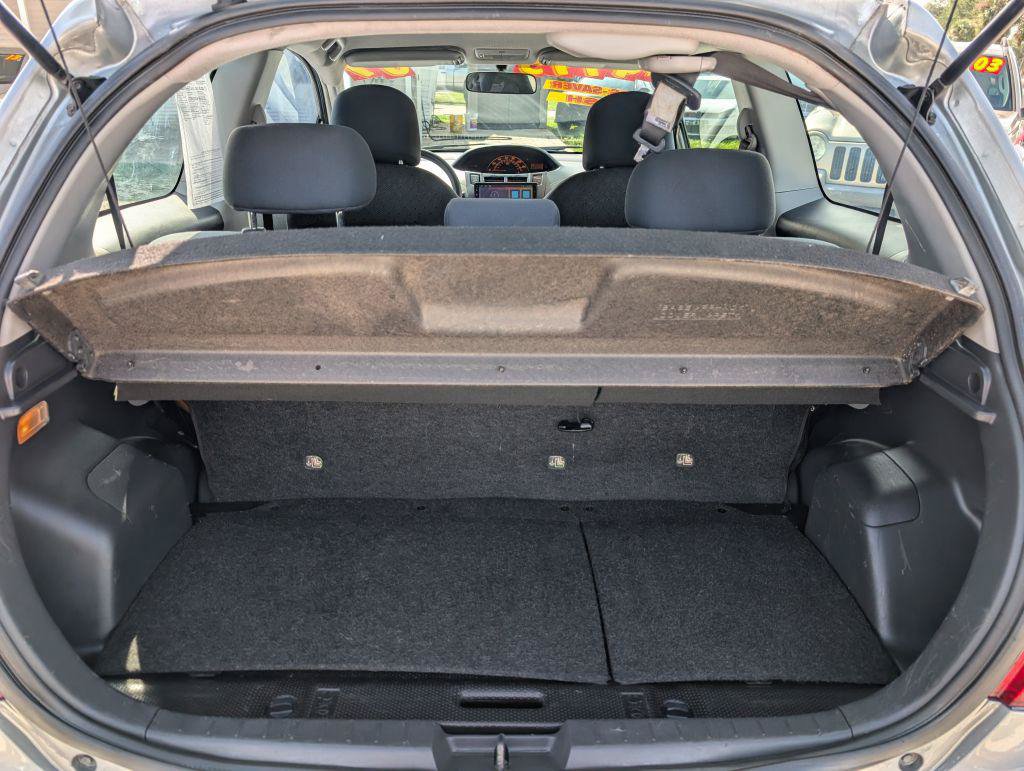 Used 2009 Toyota Yaris 2-Door Hatchback FWD image 11