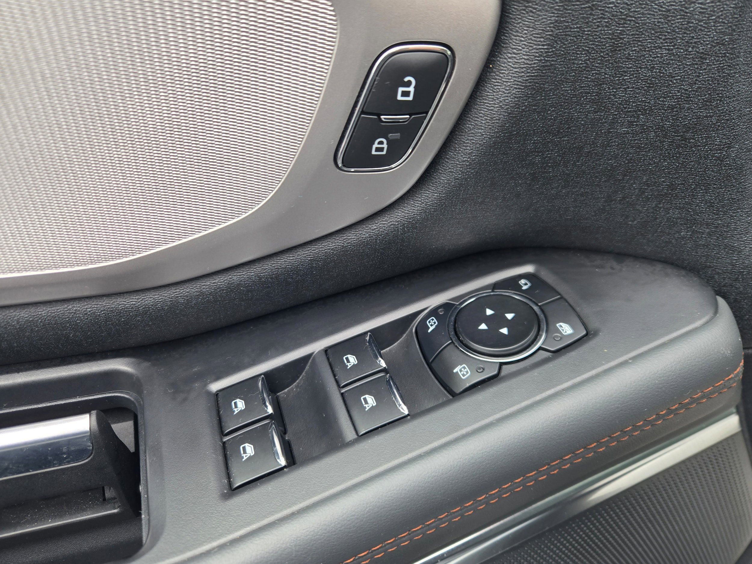 Certified 2025 Ford Expedition Active AWD/4WD image 17