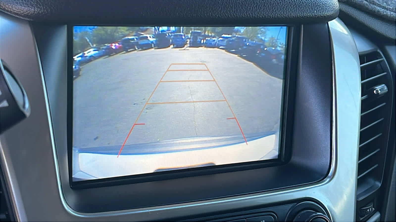 Used 2019 Chevrolet Tahoe LT AWD/4WD image 16
