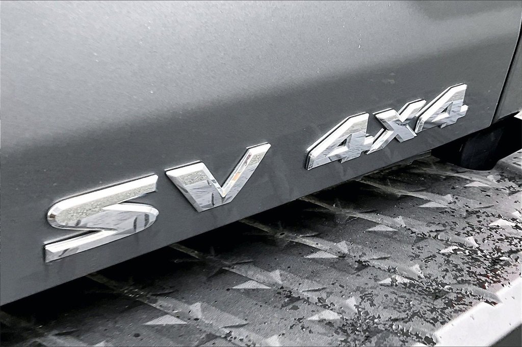 Used 2020 Nissan Titan SV w/ SV Convenience Package image 24