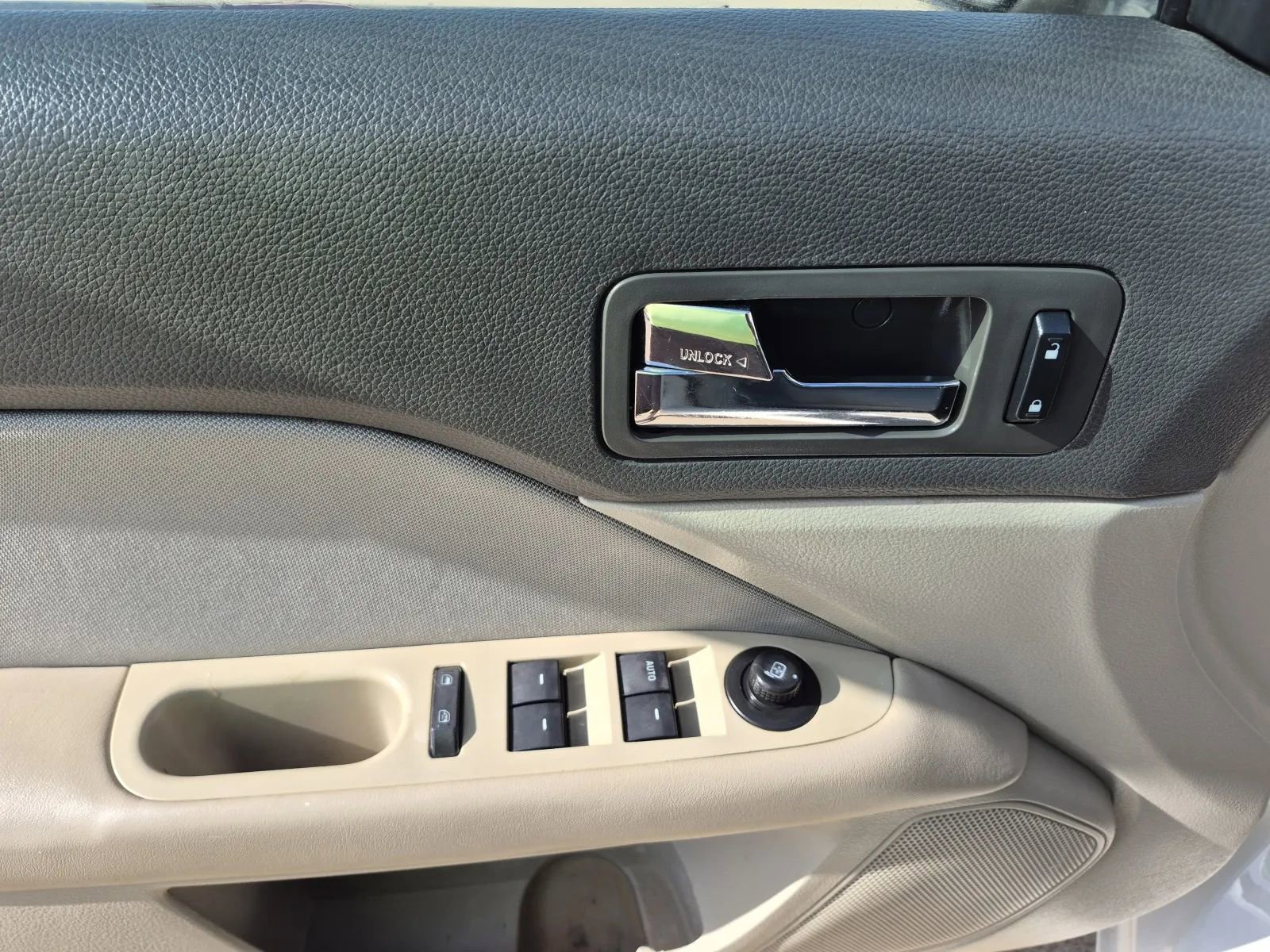 Used 2012 Ford Fusion SE FWD image 11