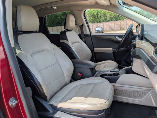Used 2020 Ford Escape Titanium AWD/4WD image 27