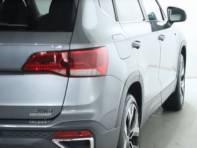 Used 2022 Volkswagen Taos SEL image 48