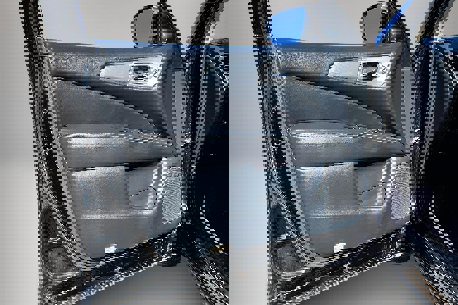 Used 2018 Nissan Pathfinder SL w/ Midnight Edition Package image 20