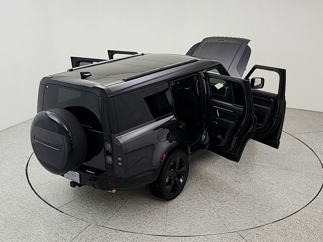 New 2026 Land Rover Defender 130 X-Dynamic SE image 39