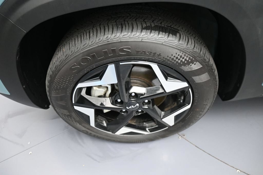 Certified 2025 Kia Seltos S AWD/4WD image 14