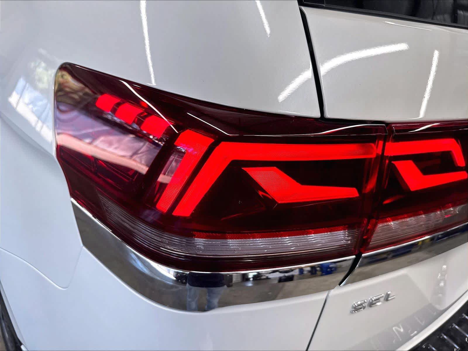 Certified 2026 Volkswagen Atlas SEL Premium R-Line AWD/4WD image 26