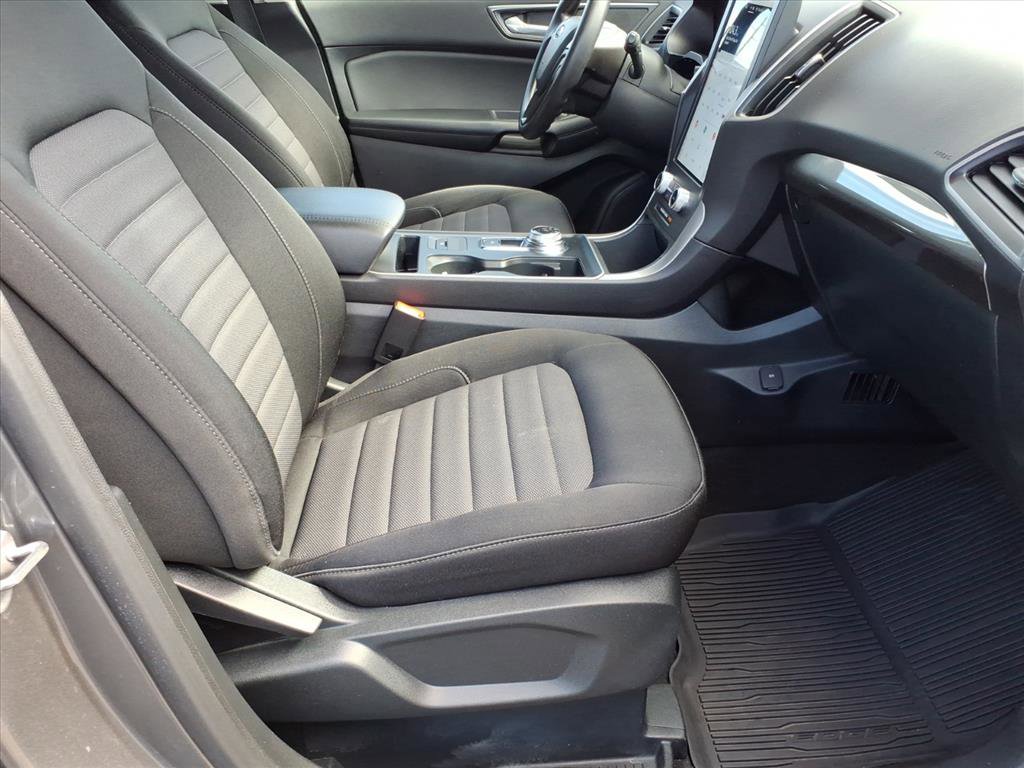 Used 2022 Ford Edge SE image 9