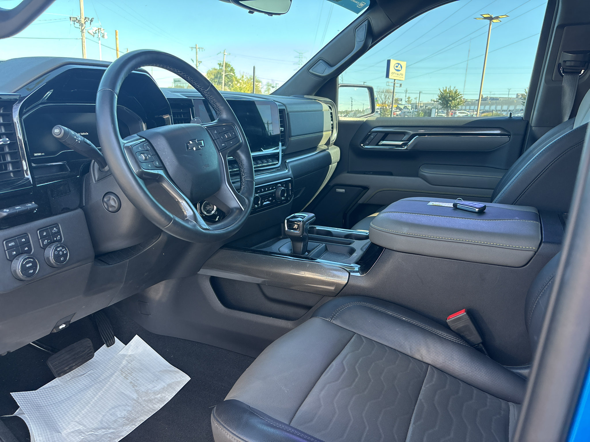 Used 2023 Chevrolet Silverado 1500 ZR2 w/ Technology Package AWD/4WD image 5