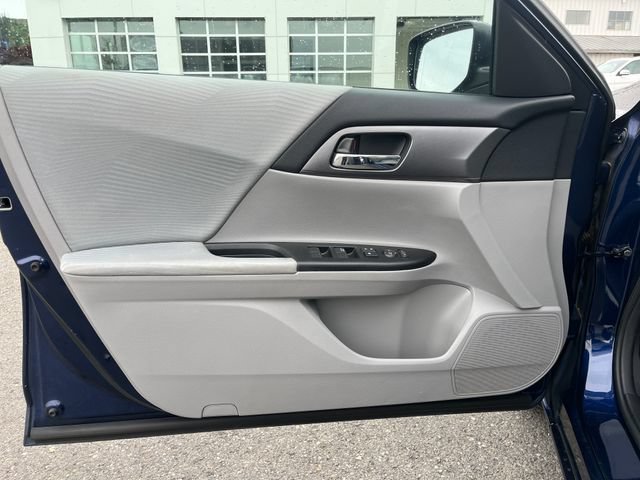 Used 2015 Honda Accord LX image 18