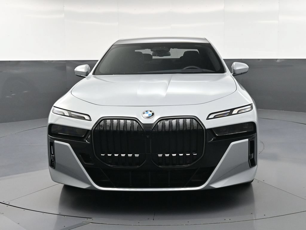 Used 2025 BMW 760i xDrive AWD/4WD image 11