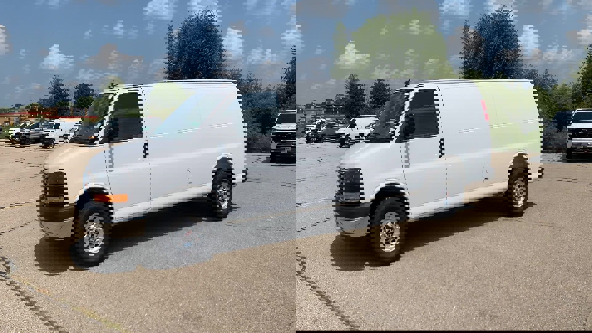 New 2025 GMC Savana 2500 Extended w/ Driver Convenience Package RWD image 29