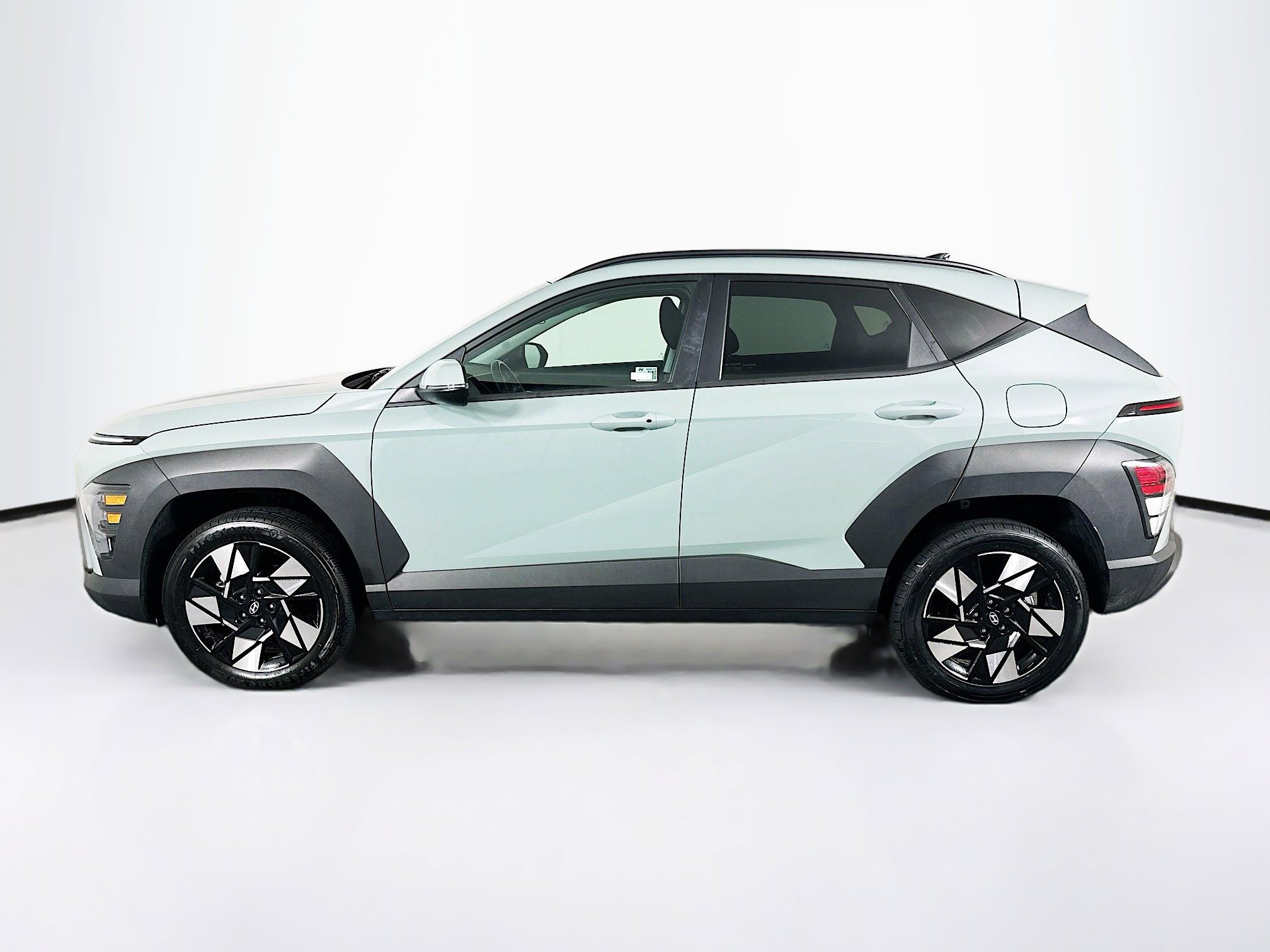Used 2025 Hyundai Kona SEL image 4