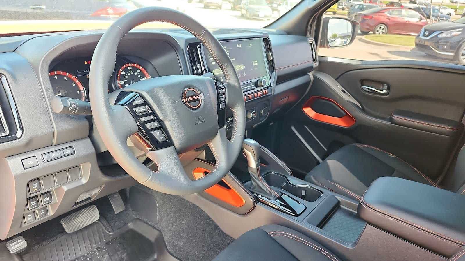 Used 2025 Nissan Frontier PRO-4X w/ Interior Protection Package AWD/4WD image 9