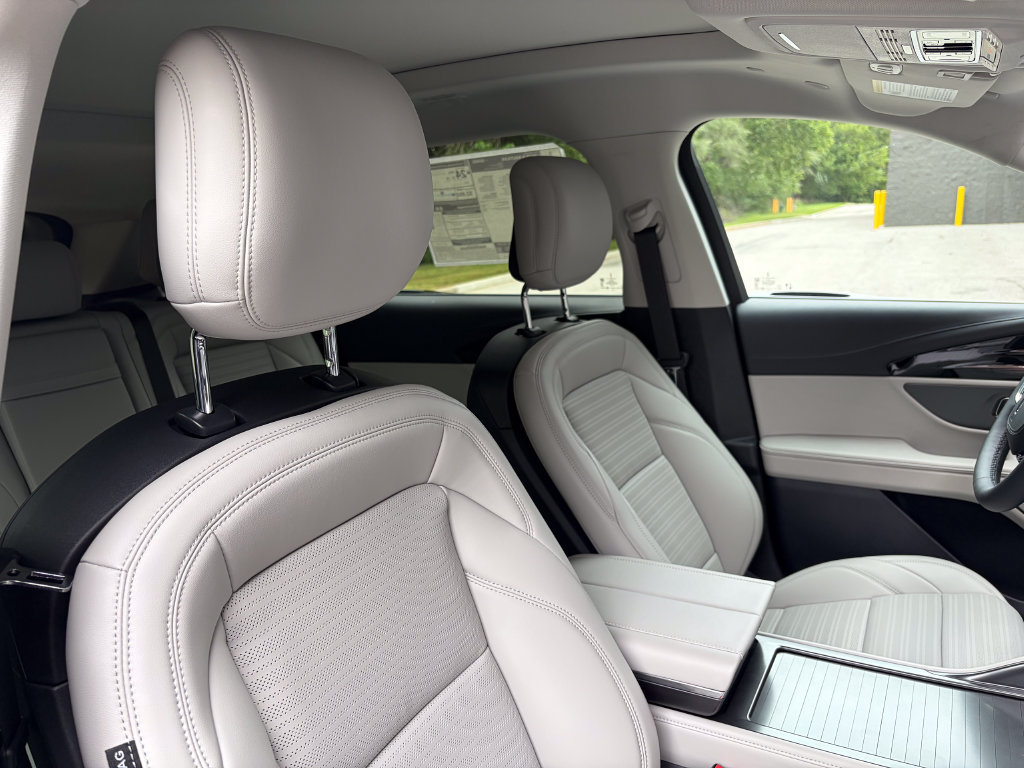 New 2026 Lincoln Nautilus Reserve w/ Jet Appearance Package AWD/4WD image 30