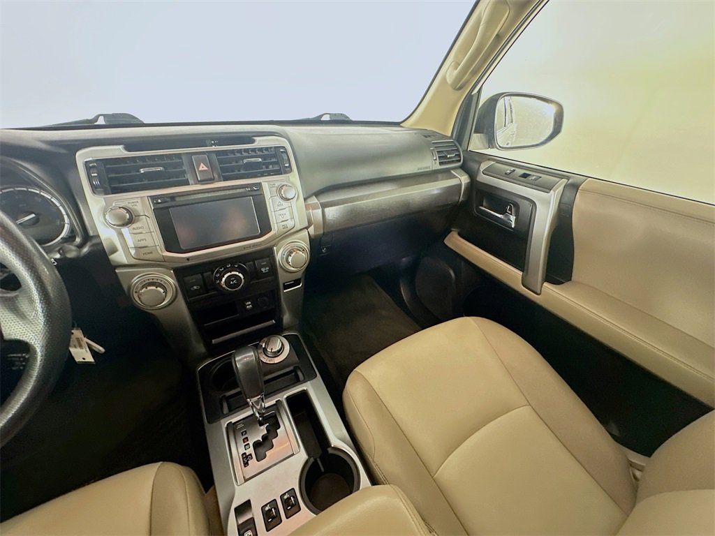 Used 2016 Toyota 4Runner SR5 Premium image 11