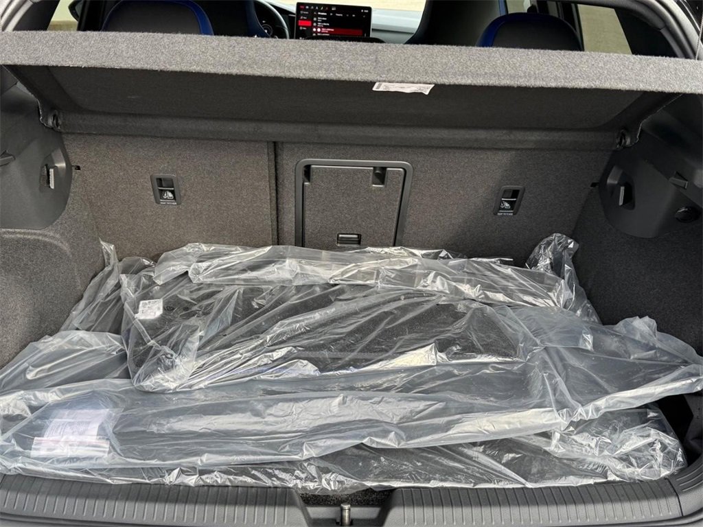 Used 2025 Volkswagen Golf R Black Edition image 5