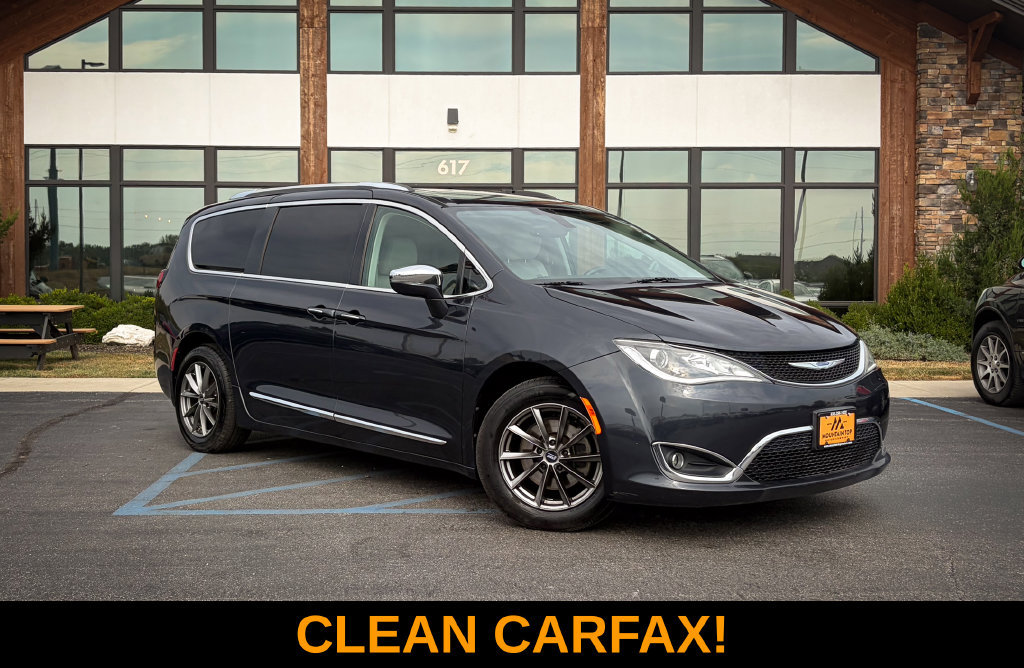Used 2019 Chrysler Pacifica Limited w/ Tire & Wheel Group FWD image 1
