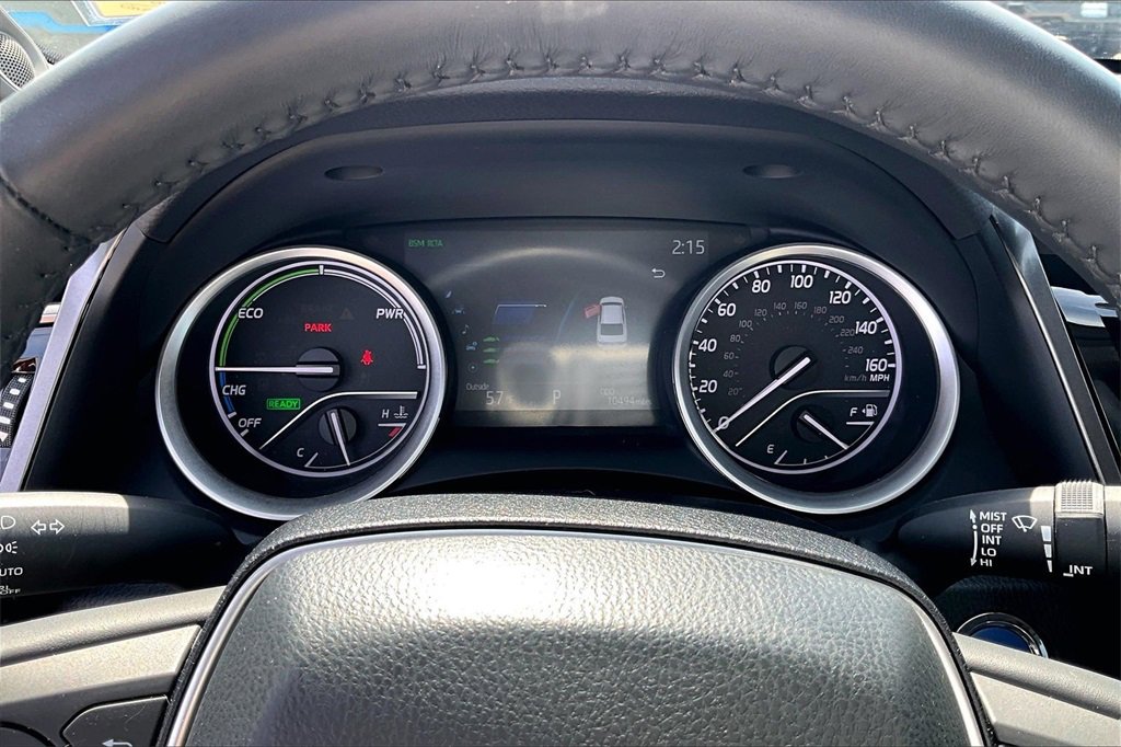 Used 2022 Toyota Camry XLE w/ Navigation Upgrade Package image 17