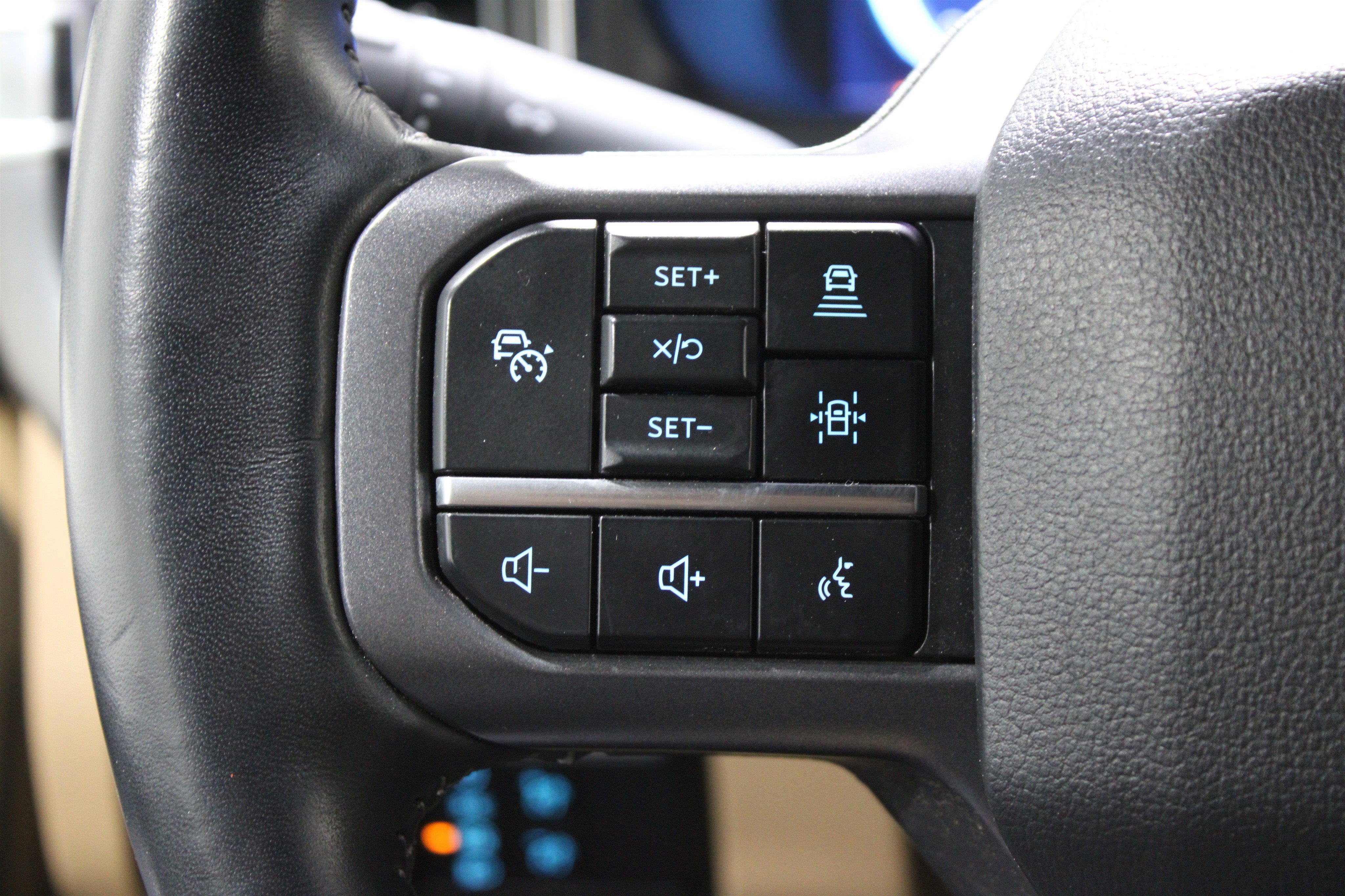 Used 2024 Ford F350 Lariat w/ Lariat Ultimate Package image 12