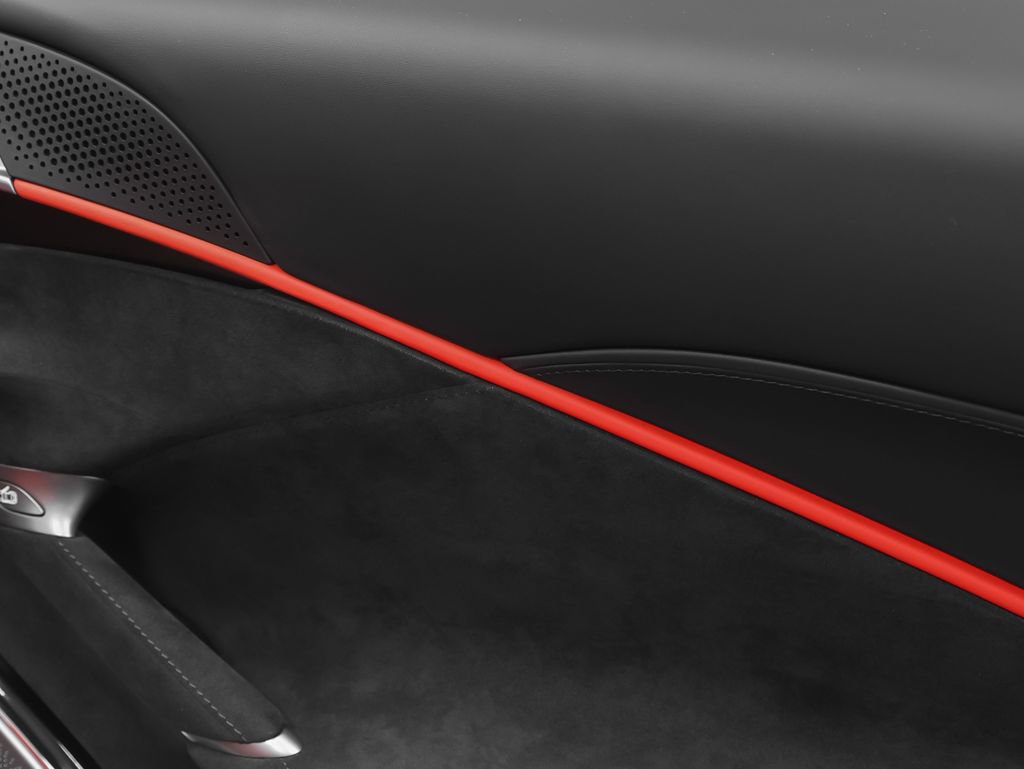 Certified 2025 Ferrari Roma Spider RWD image 28