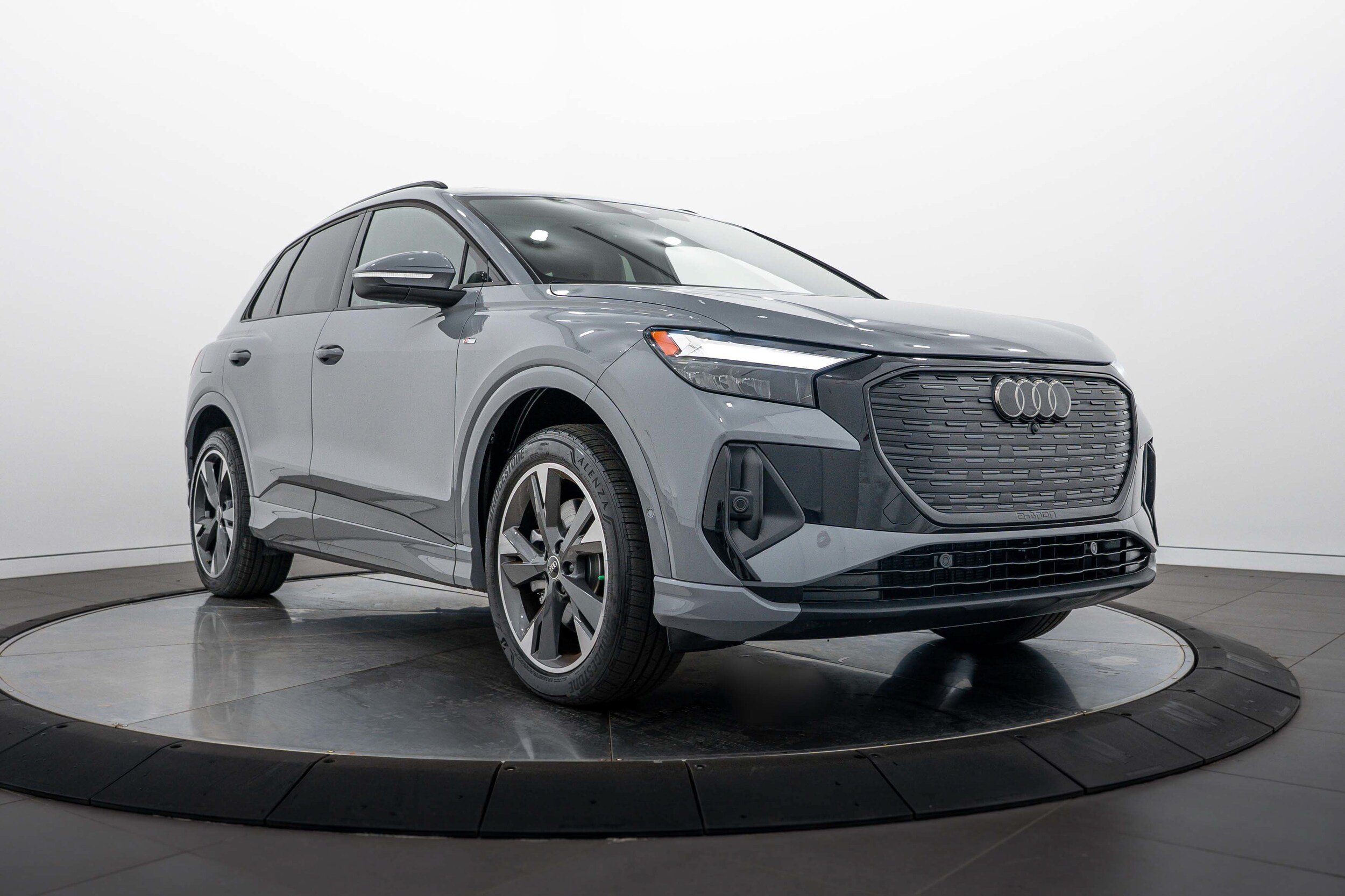 Certified 2023 Audi Q4 e-tron Premium Plus w/ Premium Plus AWD/4WD image 1