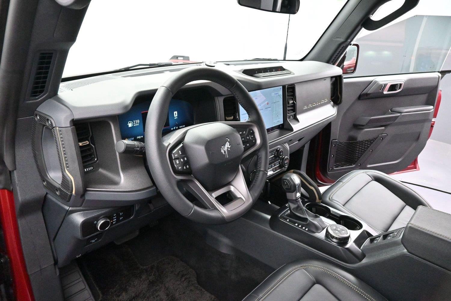 Used 2026 Ford Bronco Badlands AWD/4WD image 12