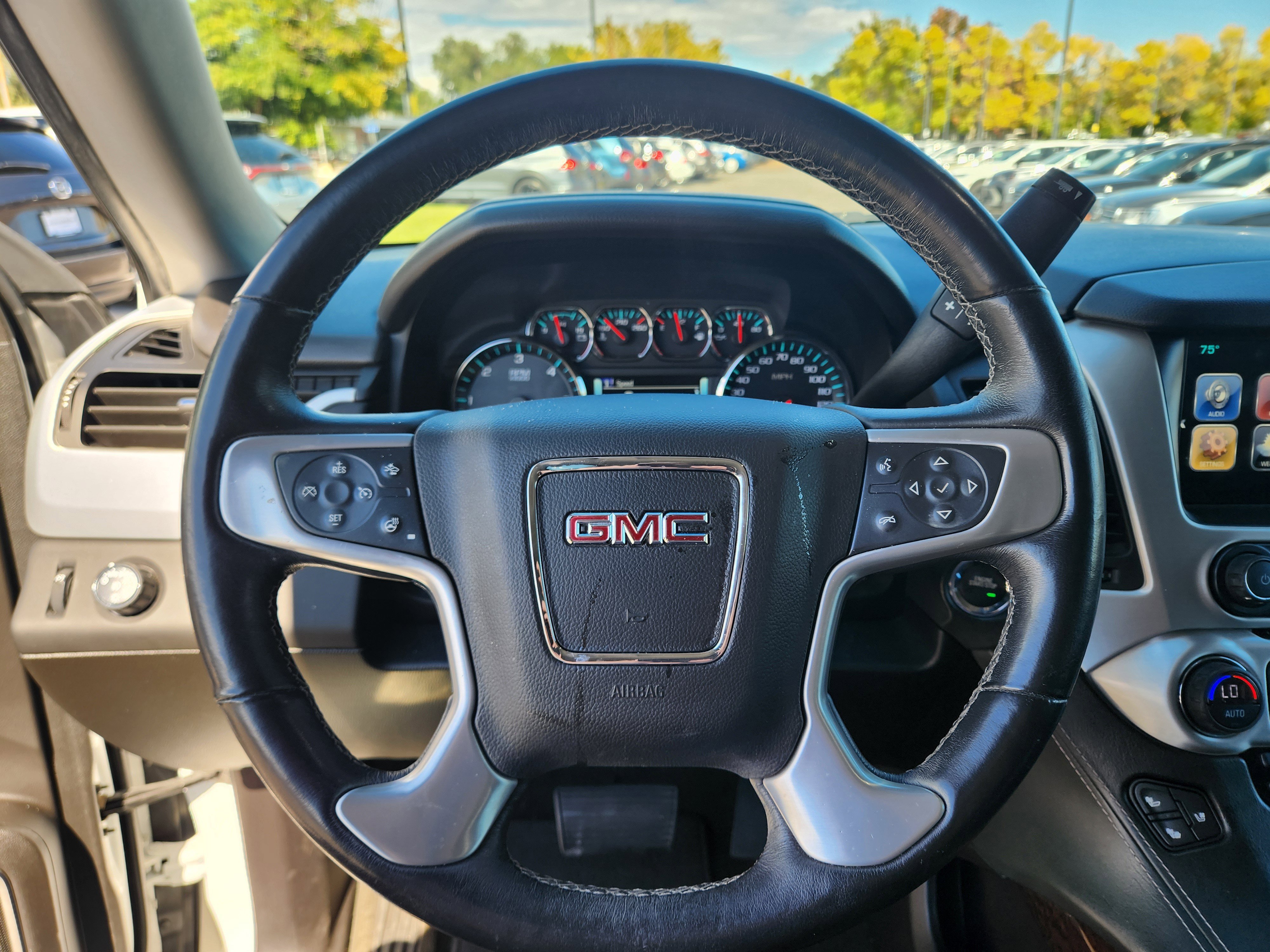 Used 2017 GMC Yukon SLT image 10