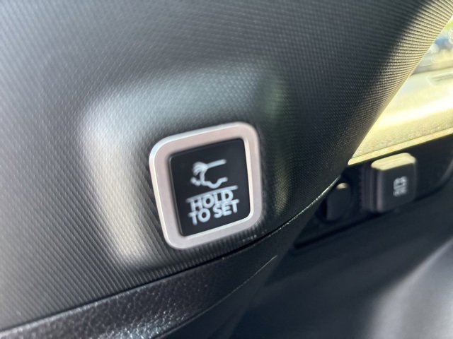 New 2025 Jeep Grand Cherokee Limited w/ Luxury Tech Group II image 17