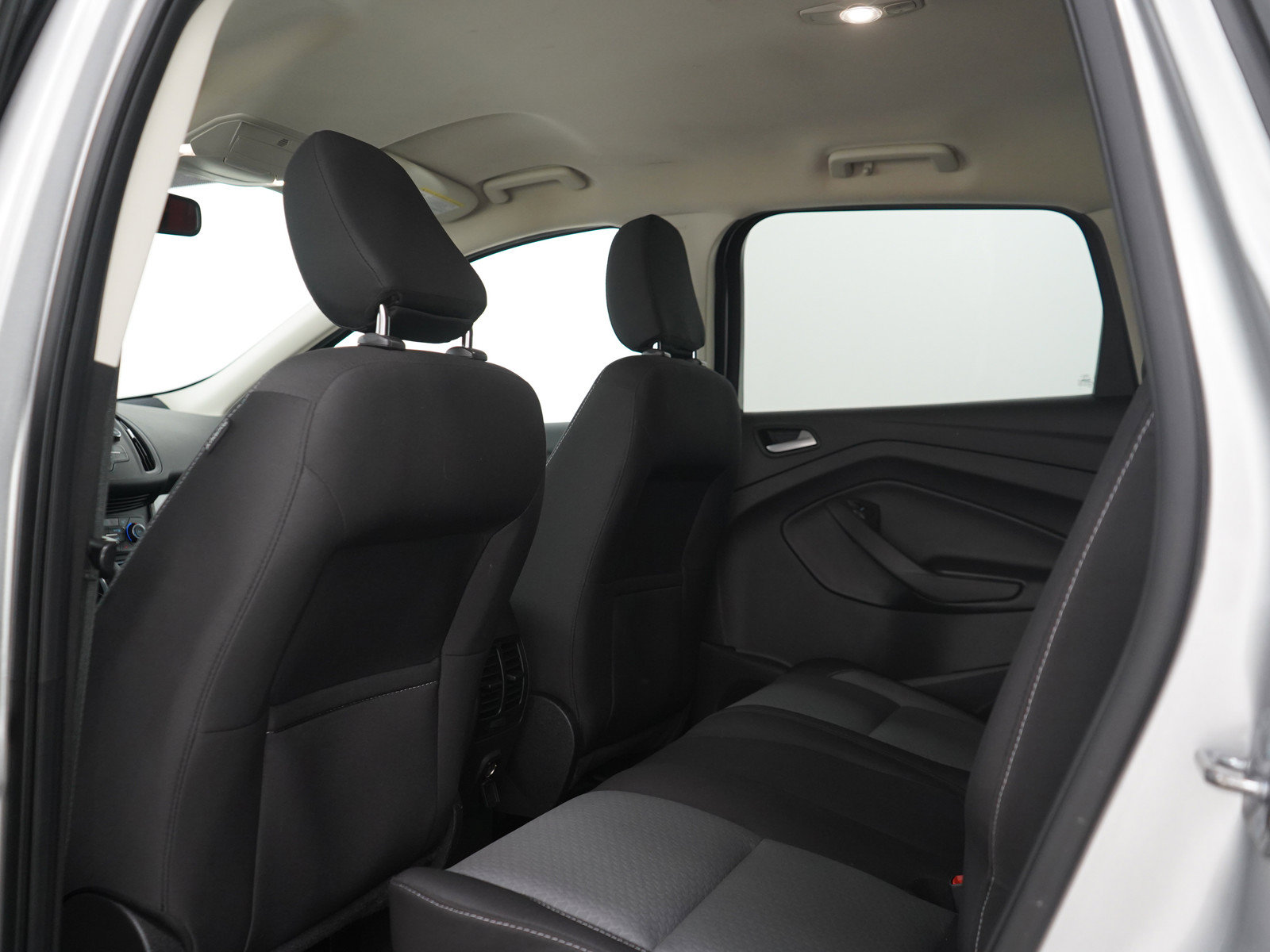 Used 2018 Ford Escape SE w/ Ford Safe & Smart Package FWD image 17