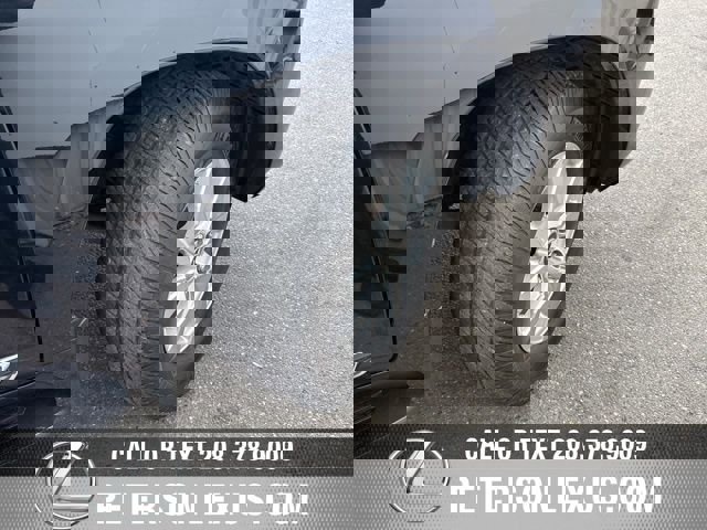 Used 2016 Toyota Land Cruiser image 11