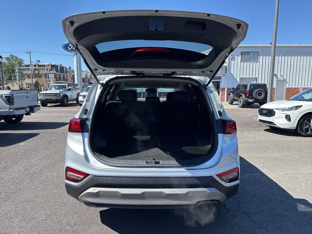 Used 2020 Hyundai Santa Fe SE image 9