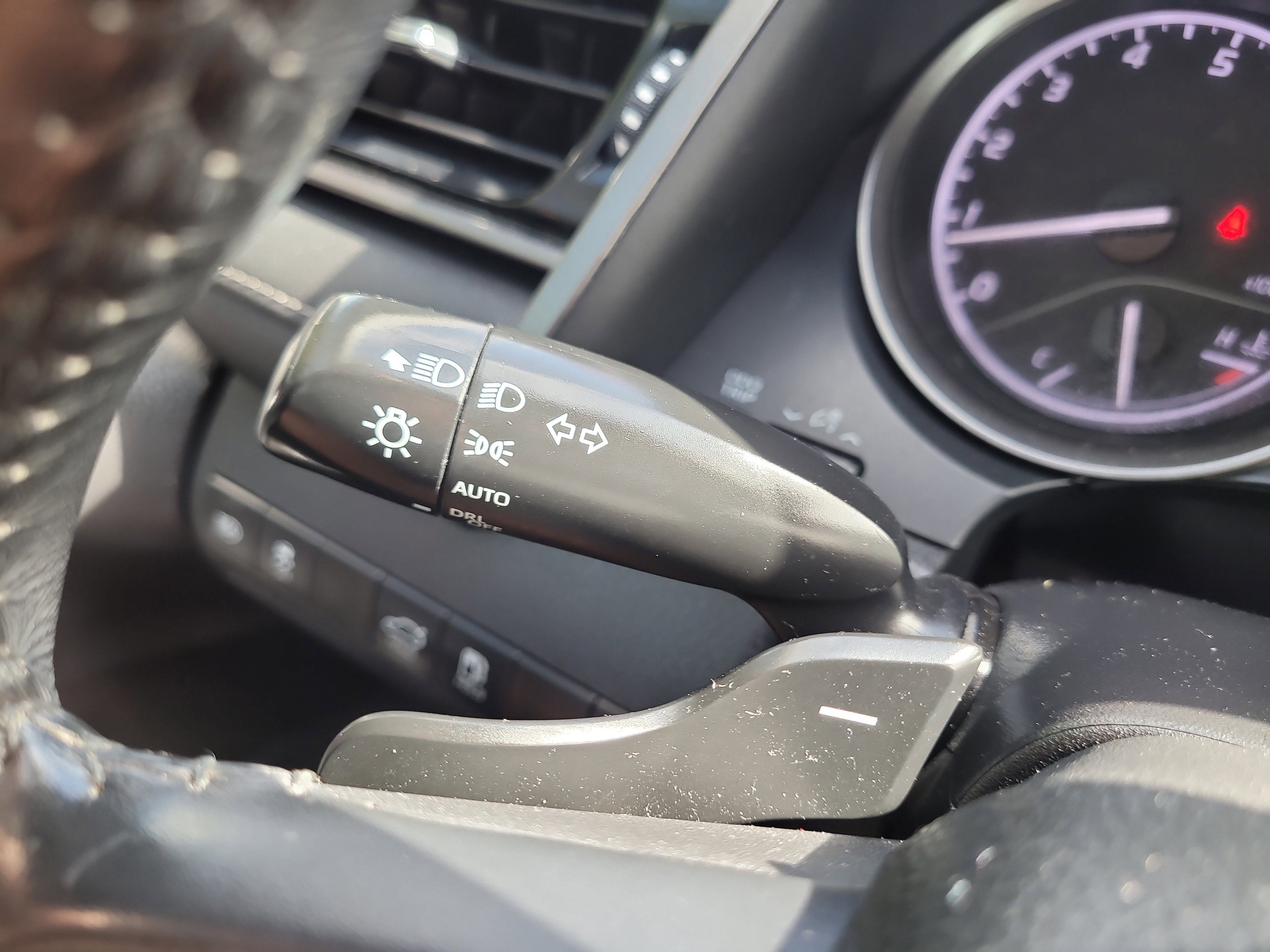 Used 2021 Toyota Camry SE image 30