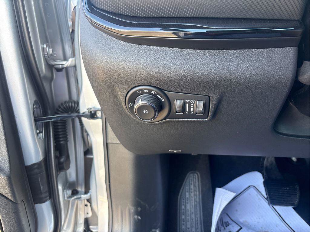 New 2026 Jeep Compass Latitude AWD/4WD image 15