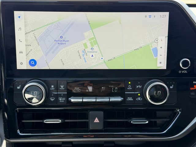 Used 2023 Toyota Highlander XLE FWD image 13