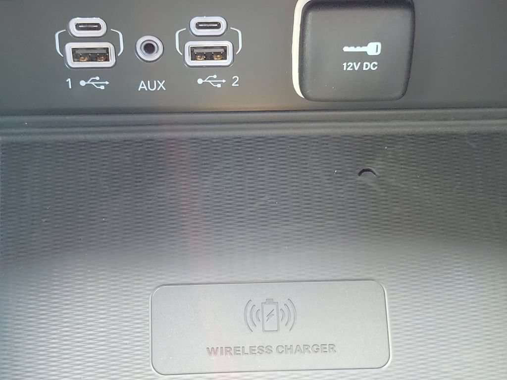 Used 2023 Jeep Grand Cherokee Overland w/ Luxury Tech Group IV RWD image 28