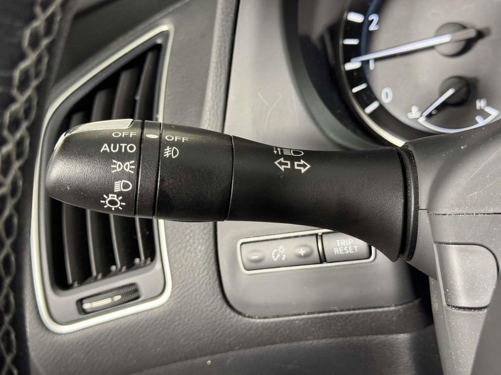 Used 2020 INFINITI Q50 Luxe w/ Essential Package (3.0T Luxe) AWD/4WD image 21