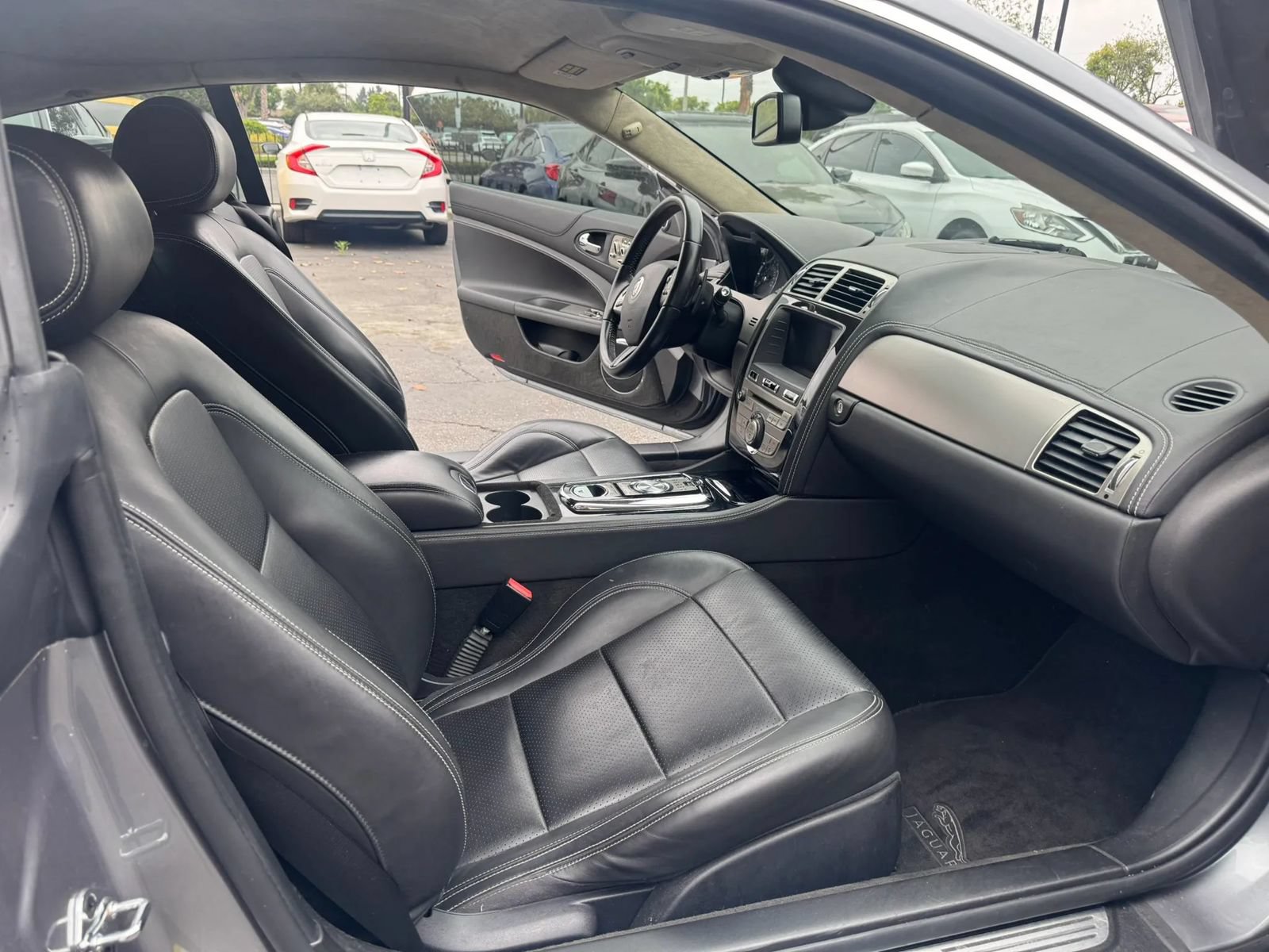 Used 2010 Jaguar XK Coupe RWD image 10