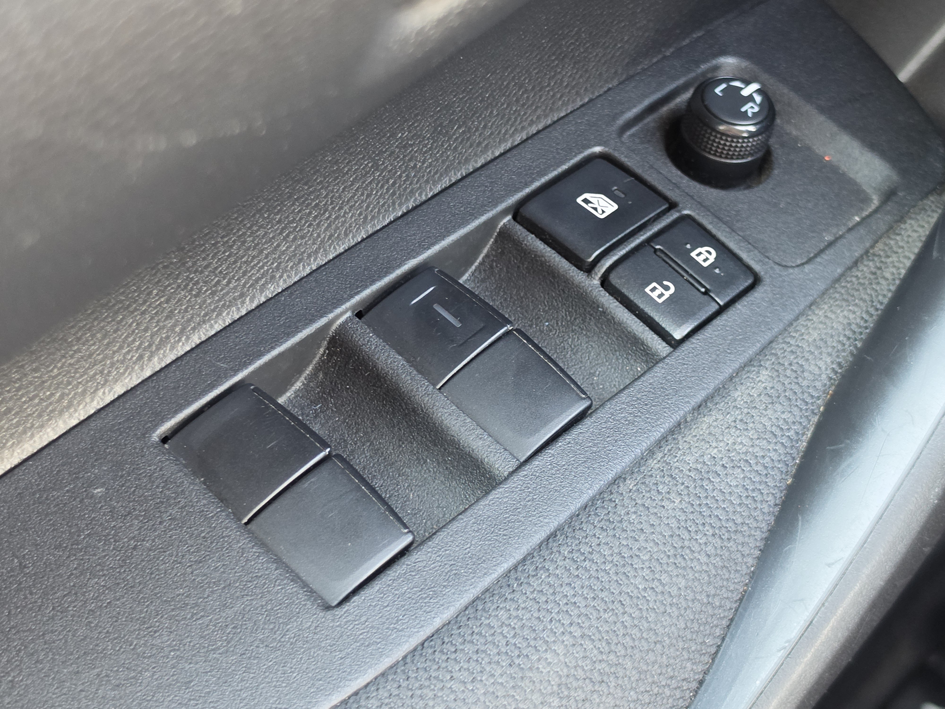 Used 2023 Toyota Corolla LE FWD image 11