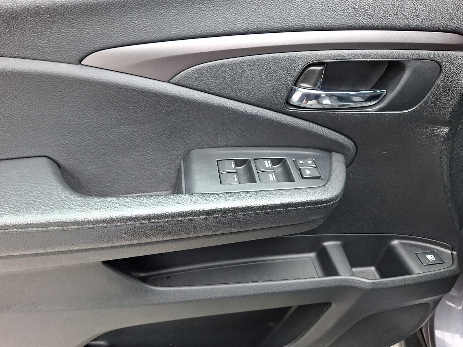 Used 2021 Honda Passport Sport image 12