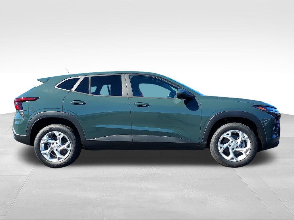 New 2026 Chevrolet Trax LS w/ LS Convenience Package FWD image 6