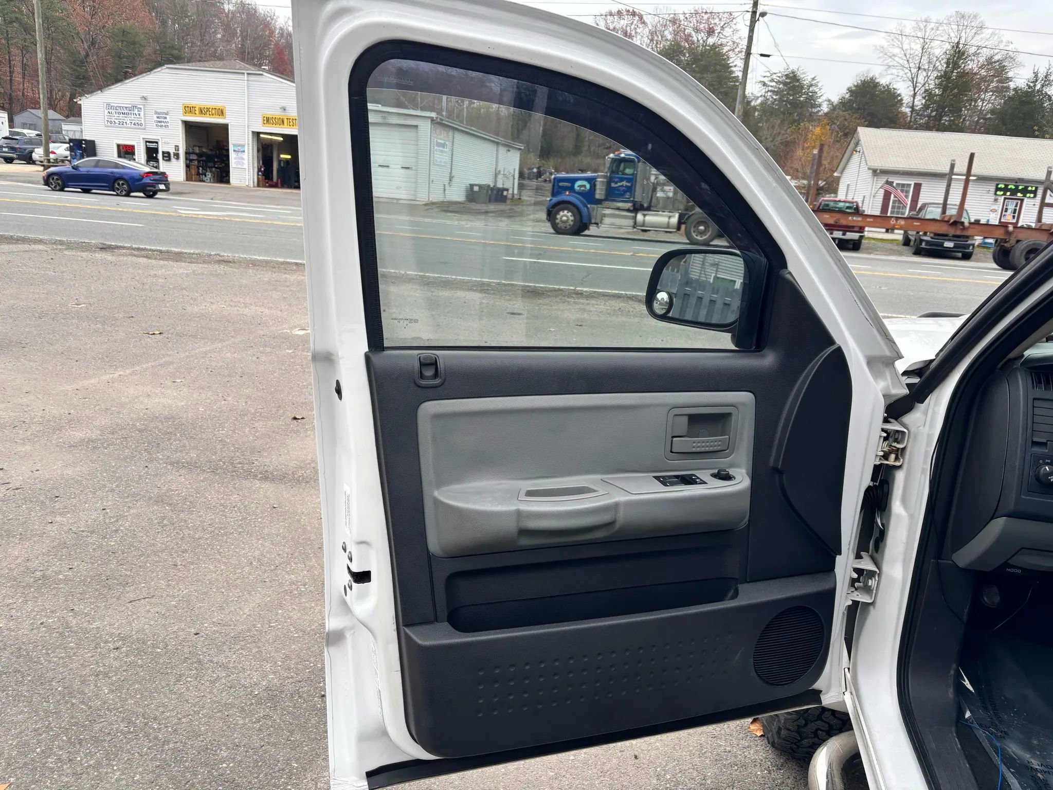 Used 2011 Dodge Dakota Big Horn image 21