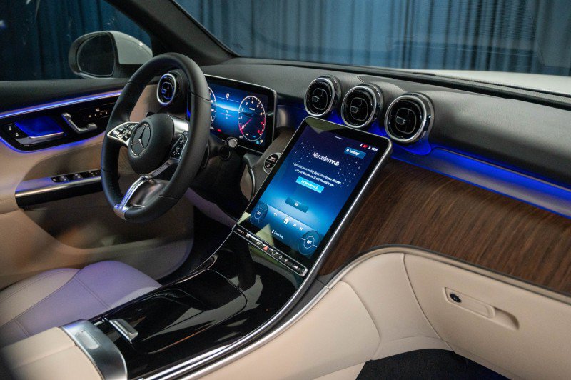 New 2026 Mercedes-Benz GLC 300 image 16