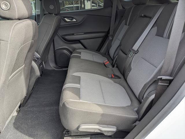 Used 2025 Chevrolet Blazer LT w/ Convenience Package FWD image 16