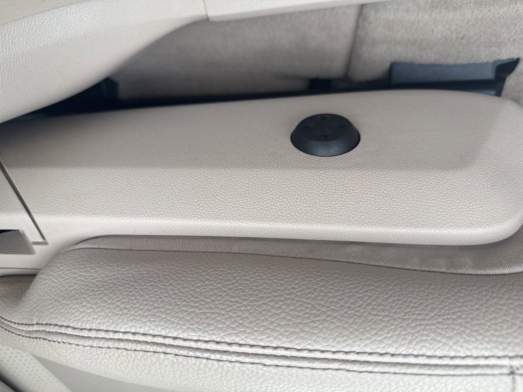 Used 2015 Mercedes-Benz E 350 4MATIC Sedan image 64